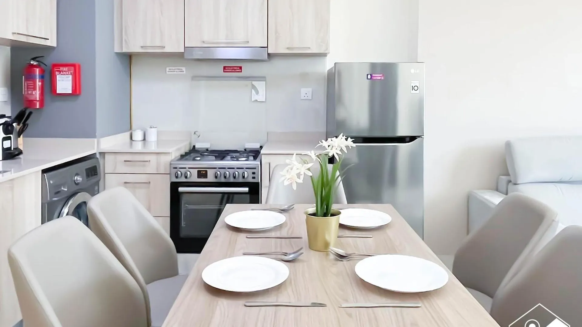 Apartment Luxury At Ag Tower Business Bay & City Views Dubai