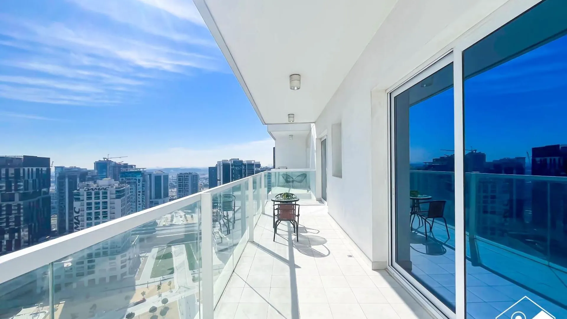 Luxury At Ag Tower Business Bay & City Views Dubai Apartment