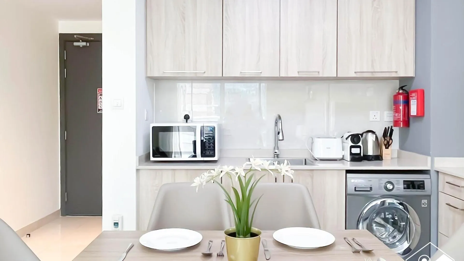 Apartment Luxury At Ag Tower Business Bay & City Views Dubai